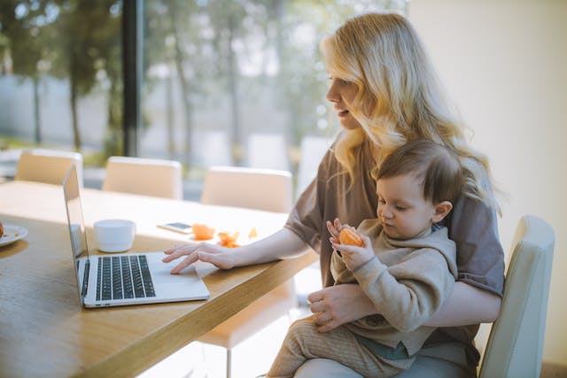 The Busy Mom Hormone Reset: A Doctor-Guided Blueprint to Balance Hormones, Restore Energy & Feel Like Yourself Again